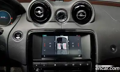 Jaguar XJ 2017 2.0 Автомат в Москве № 240012, миниатюра 3