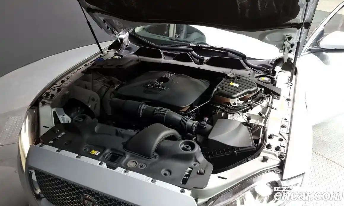 Jaguar XJ 2017 2.0 Автомат в Москве № 240012, фото 8