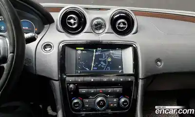 Jaguar XJ 2017 2.0 Автомат в Москве № 240012, миниатюра 9