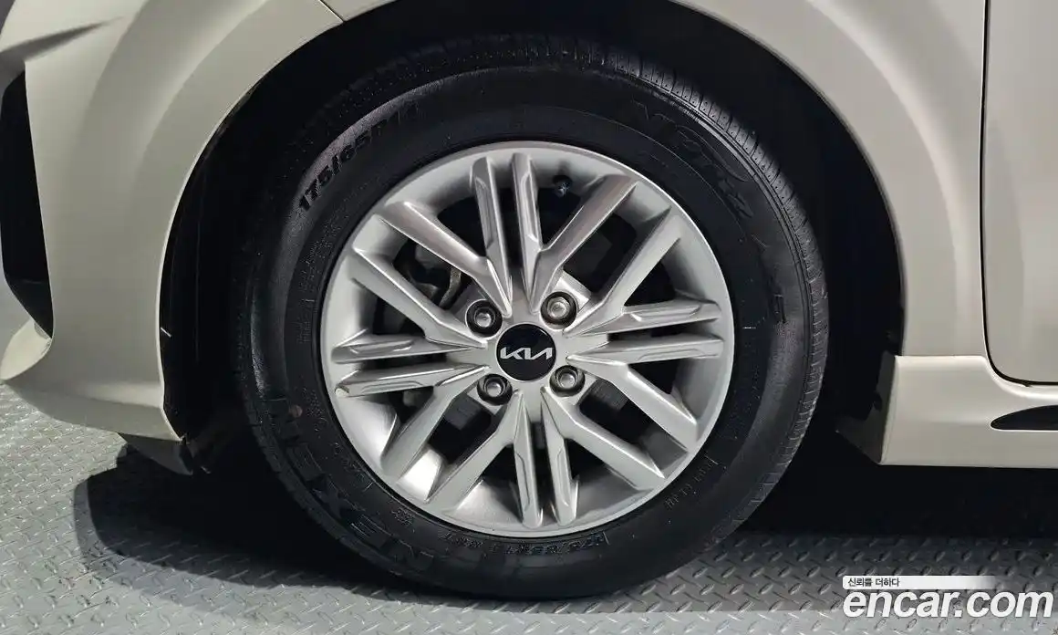 Kia Morning 2023 1.0 Автомат в Москве № 248601, фото 13