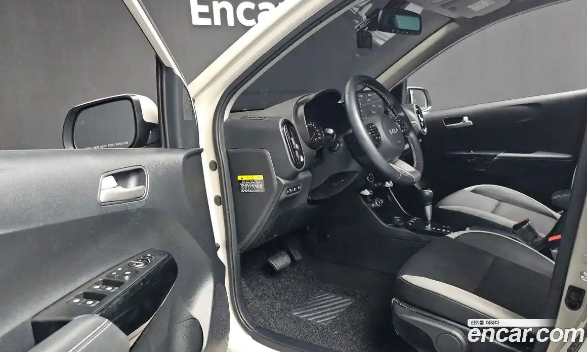 Kia Morning 2023 1.0 Автомат в Москве № 248601, фото 14