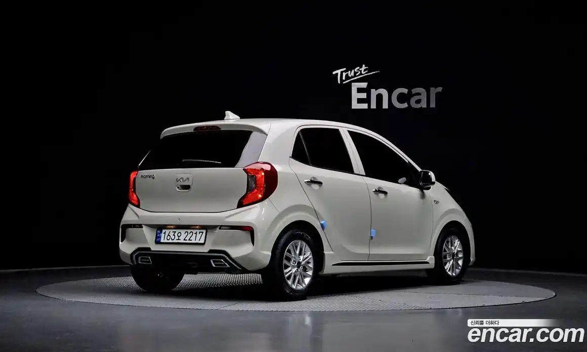 Kia Morning 2023 1.0 Автомат в Москве № 248601, фото 4