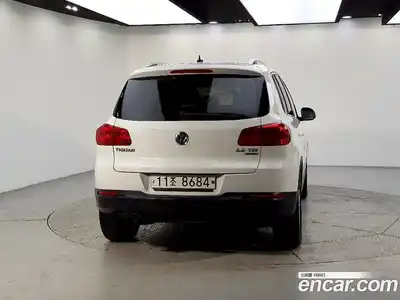Volkswagen Tiguan 2015 2.0 Автомат в Москве № 277623, миниатюра 4