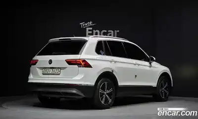 Volkswagen Tiguan 2020 2.0 Автомат в Москве № 277690, миниатюра 5