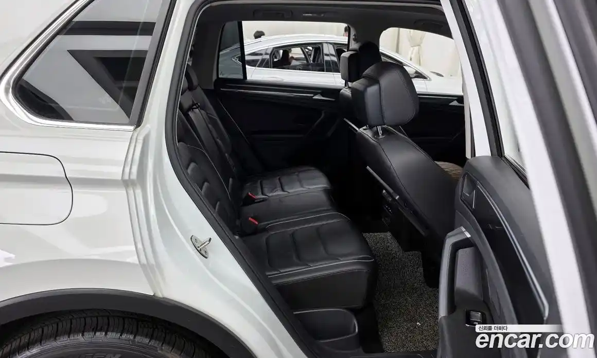 Volkswagen Tiguan 2020 2.0 Автомат в Москве № 277690, фото 7