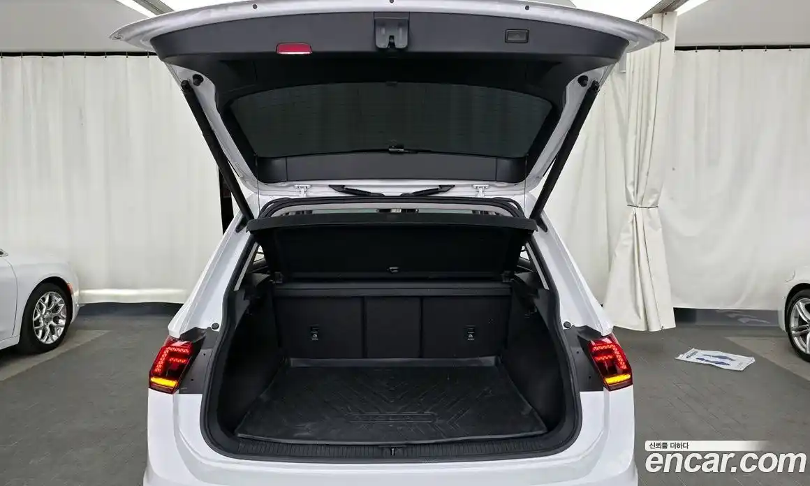 Volkswagen Tiguan 2020 2.0 Автомат в Москве № 277690, фото 10