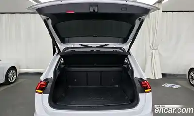 Volkswagen Tiguan 2020 2.0 Автомат в Москве № 277690, миниатюра 10