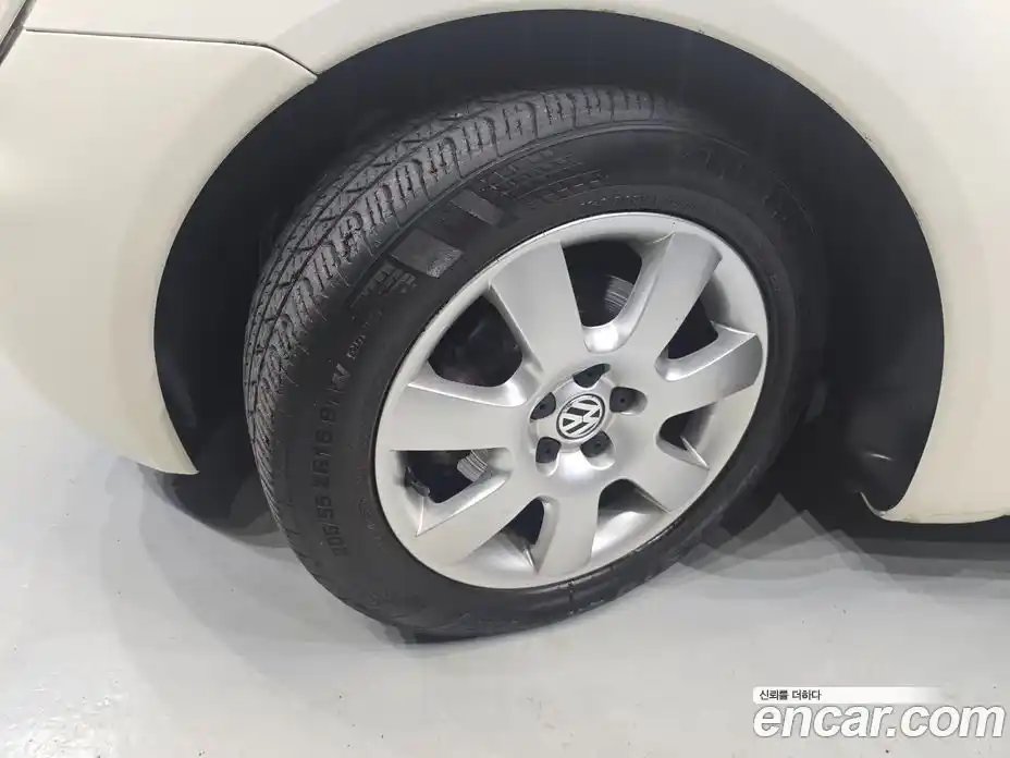 Volkswagen Beatle 2003 2.0 Автомат в Москве № 277931, фото 14