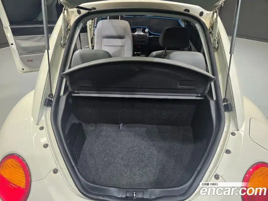 Volkswagen Beatle 2003 2.0 Автомат в Москве № 277931, фото 16