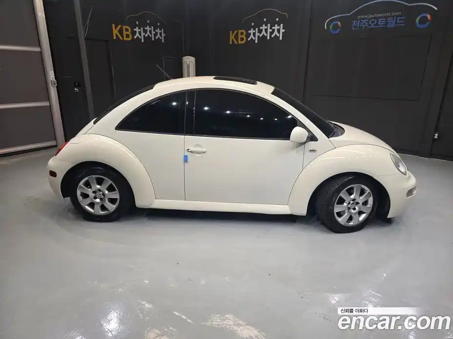 Volkswagen Beatle 2003 2.0 Автомат в Москве № 277931, фото 7