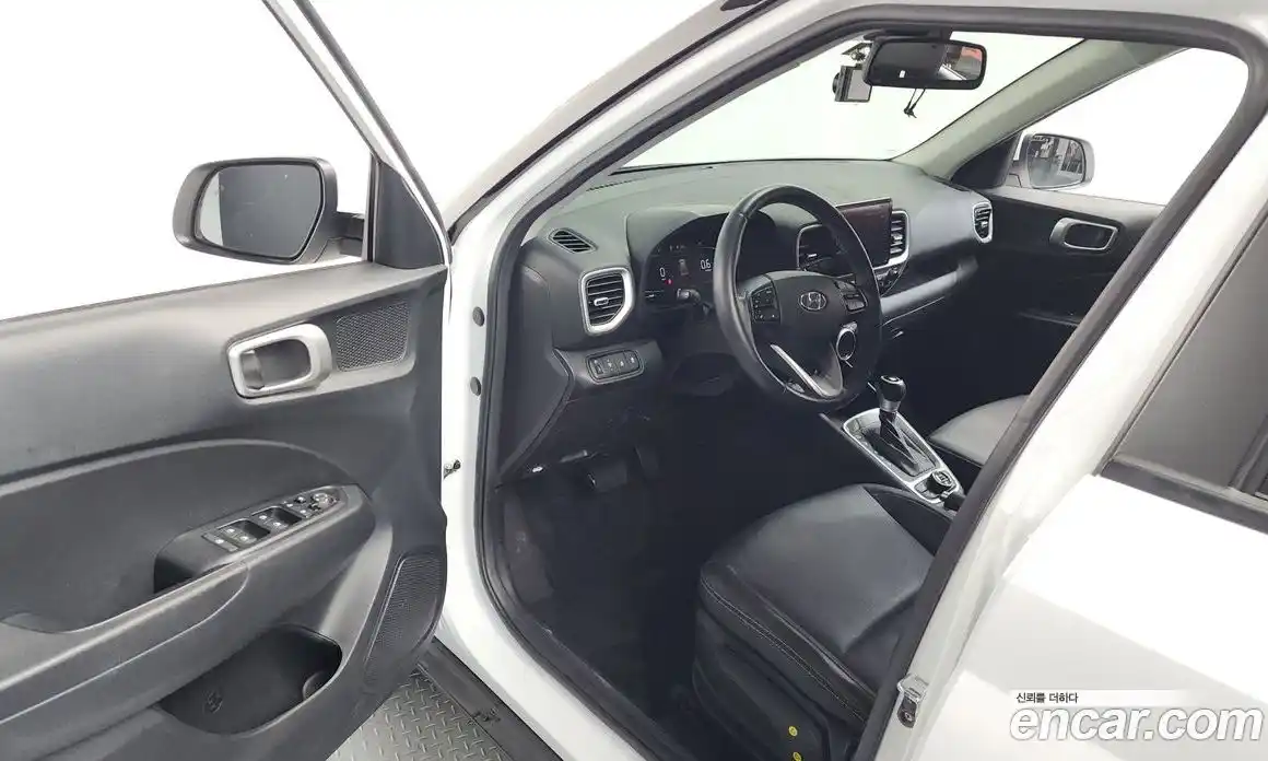 Hyundai Venue 2023 1.6 Автомат в Москве № 283545, фото 19