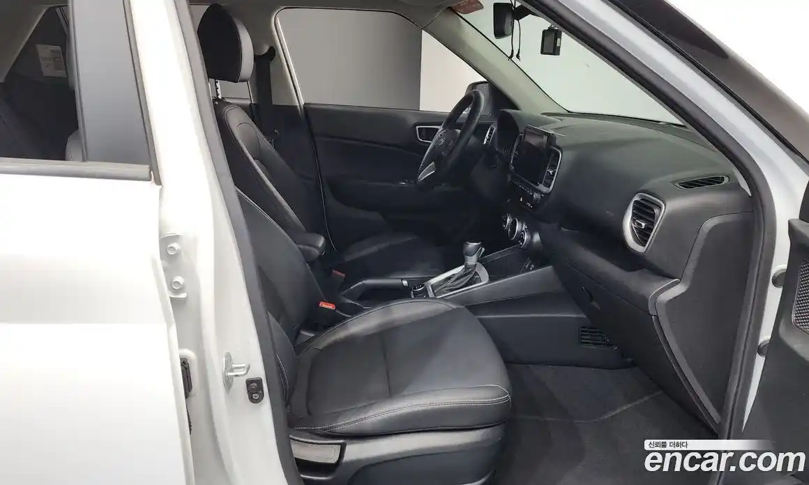 Hyundai Venue 2023 1.6 Автомат в Москве № 283545, фото 3