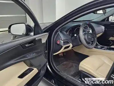 Jaguar XE 2016 2.0 Автомат в Москве № 283946, миниатюра 11