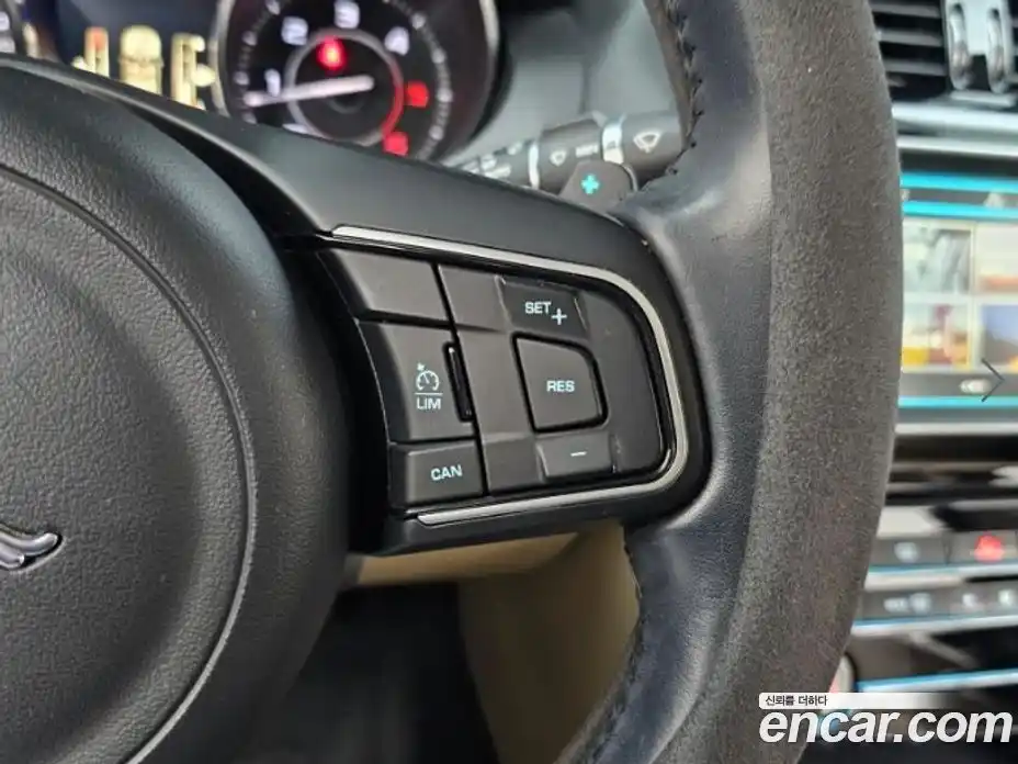 Jaguar XE 2016 2.0 Автомат в Москве № 283946, фото 18