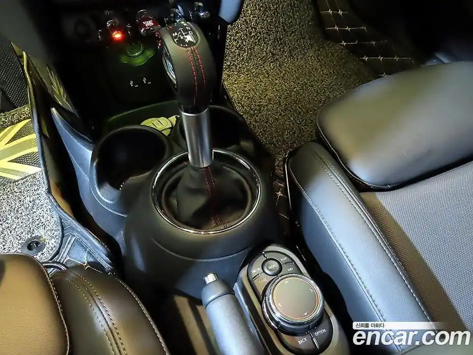 Mini Cooper 2019 2.0 Автомат в Москве № 294379, фото 11