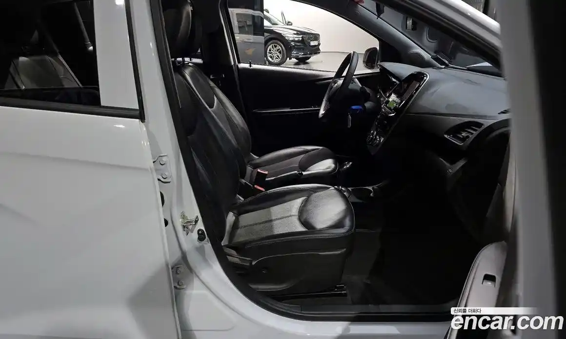 Chevrolet Spark 2017 1.0 Автомат в Москве № 314968, фото 12