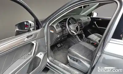 Volkswagen Tiguan 2024 2.0 Автомат в Москве № 317769, миниатюра 8