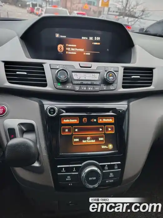 Honda Odyssey 2015 3.5 Автомат в Москве № 318761, фото 12