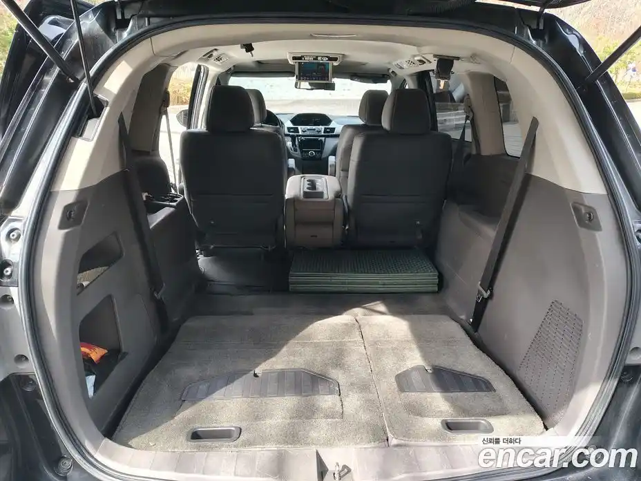 Honda Odyssey 2015 3.5 Автомат в Москве № 318761, фото 9