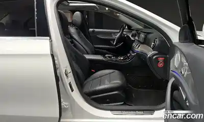 Mercedes-Benz E-Class 2019 2.0 Автомат в Москве № 322251, миниатюра 2