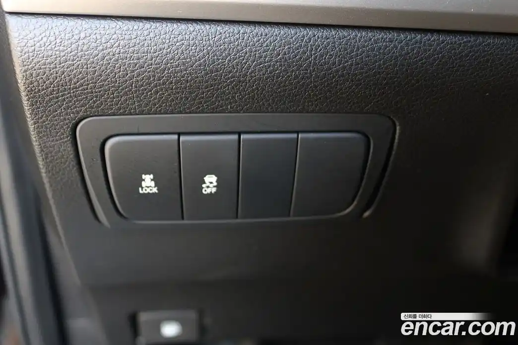 SsangYong Korando 2012 2.0 Автомат в Москве № 342122, фото 12