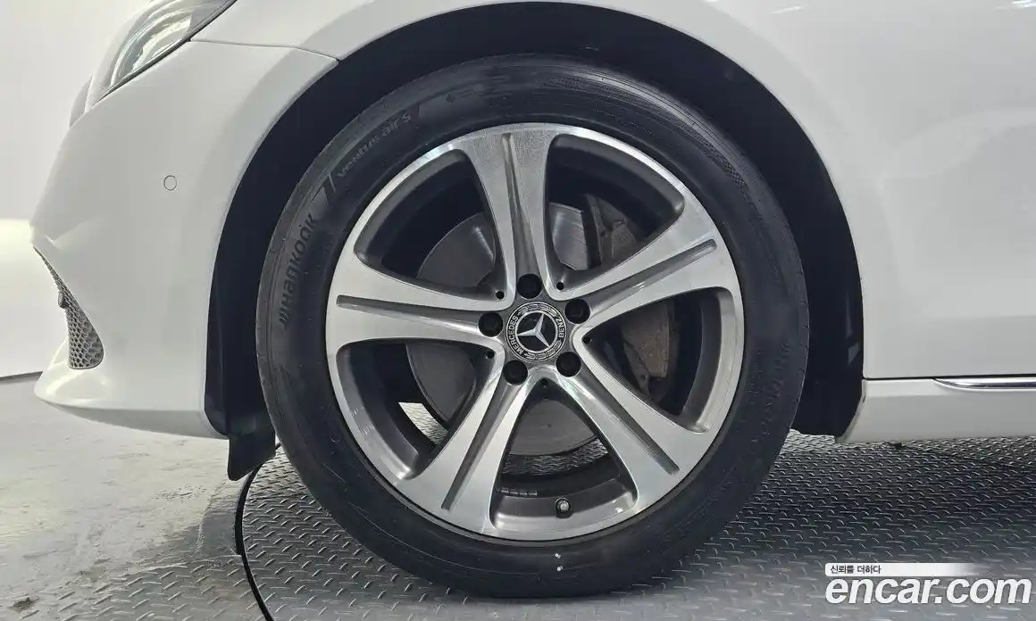 Mercedes-Benz E-Class 2019 2.0 Автомат в Москве № 390500, фото 4