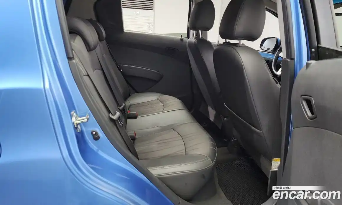 Chevrolet Spark 2013 1.0 Автомат в Москве № 396394, фото 12