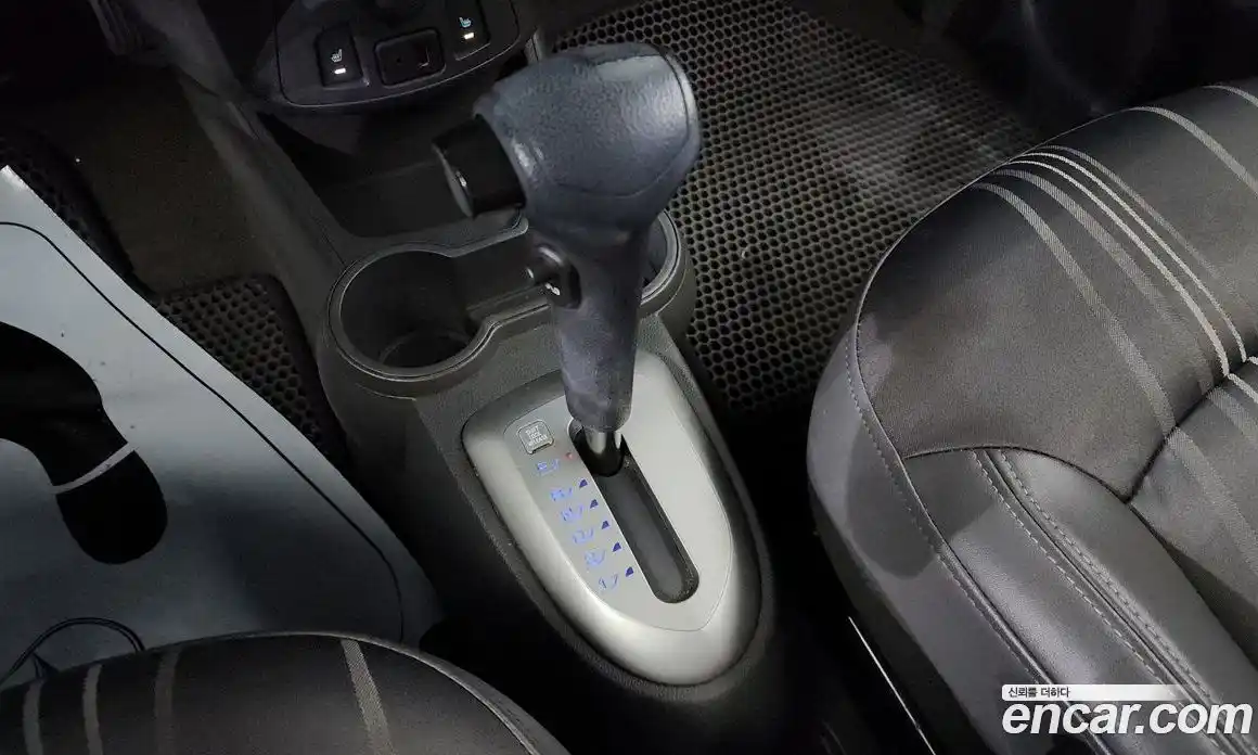 Chevrolet Spark 2013 1.0 Автомат в Москве № 396394, фото 9