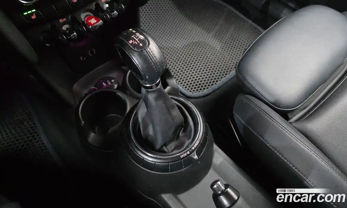 Mini Cooper 2016 1.5 Автомат в Москве № 396567, фото 9