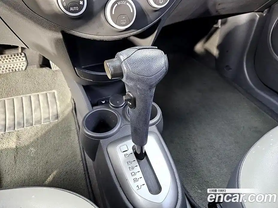 Chevrolet Spark 2012 1.0 Автомат в Москве № 396875, фото 14