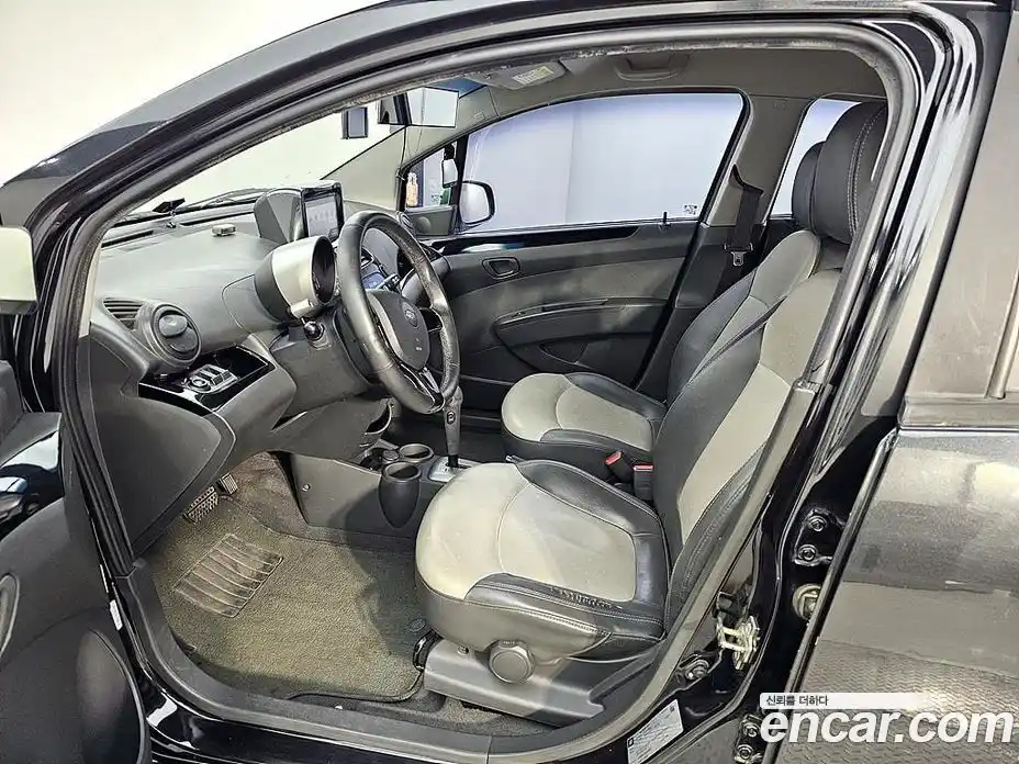 Chevrolet Spark 2012 1.0 Автомат в Москве № 396875, фото 7