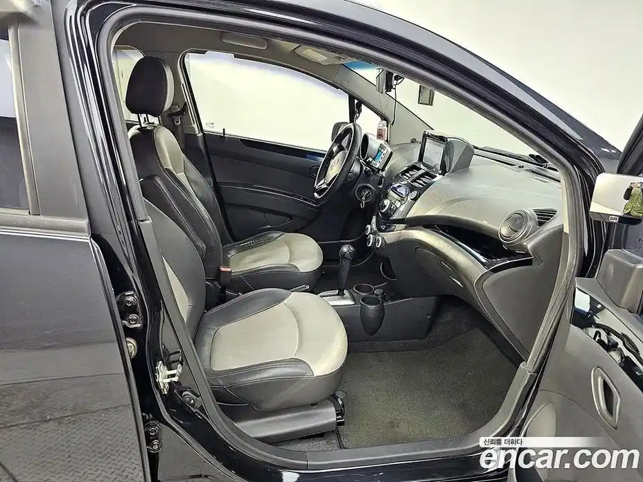 Chevrolet Spark 2012 1.0 Автомат в Москве № 396875, фото 10