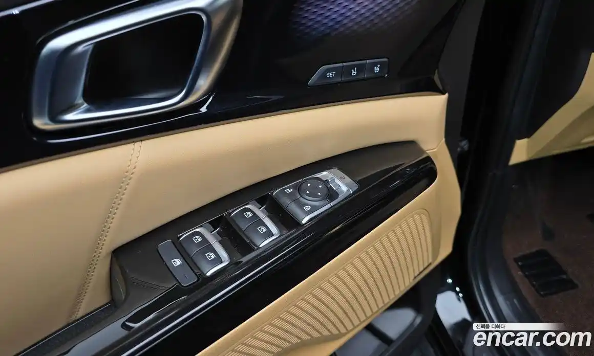 Kia Canival 2023 3.5 Автомат в Москве № 401896, фото 17