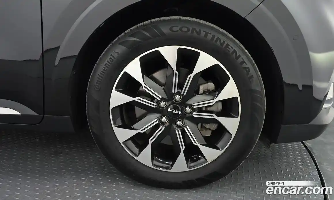 Kia Canival 2023 3.5 Автомат в Москве № 401896, фото 5