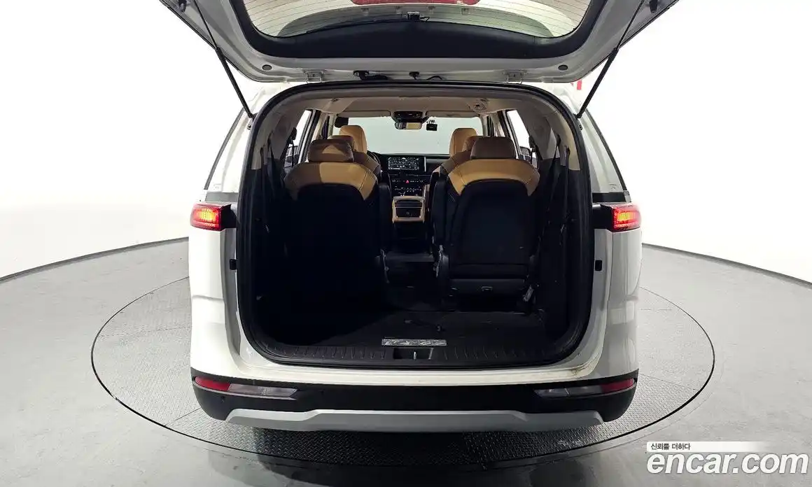 Kia Canival 2023 3.5 Автомат в Москве № 50490, фото 13