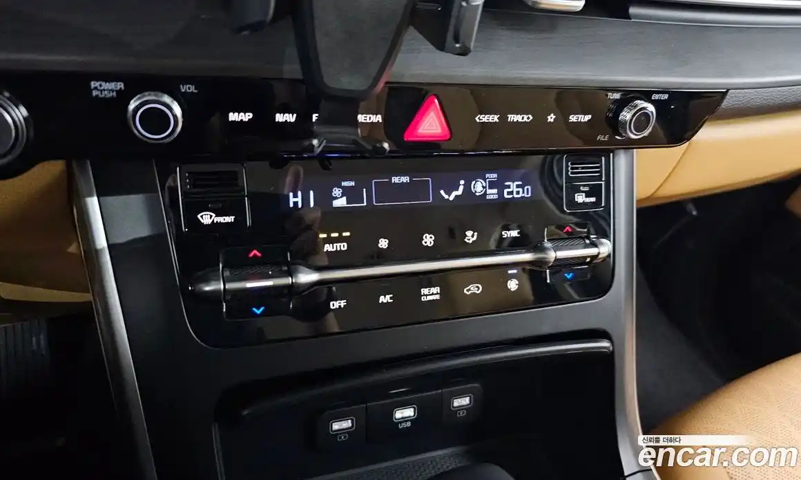 Kia Canival 2023 3.5 Автомат в Москве № 50490, фото 19