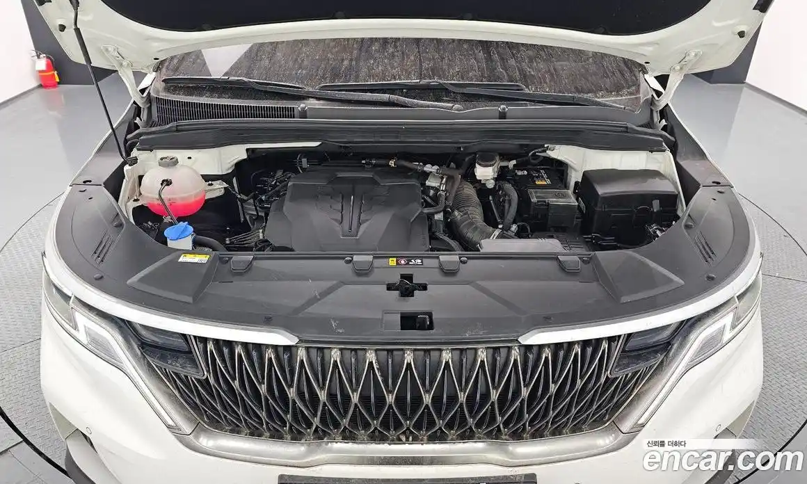 Kia Canival 2023 3.5 Автомат в Москве № 50490, фото 3