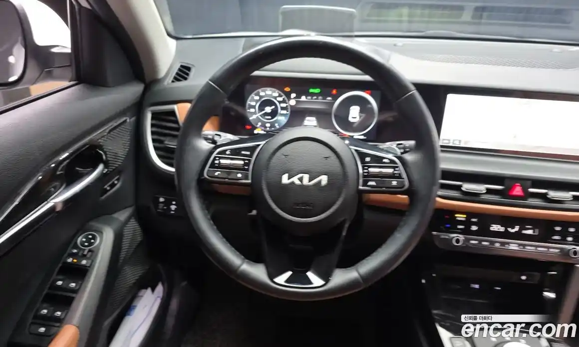 Kia Seltos 2023 1.6 Автомат в Москве № 74879, фото 13