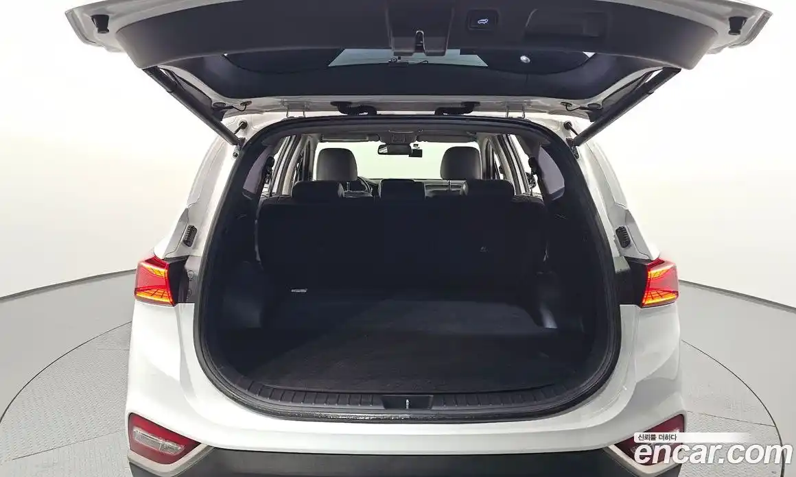 Hyundai Santa Fe 2019 2.0 Автомат в Москве № 110513, фото 20