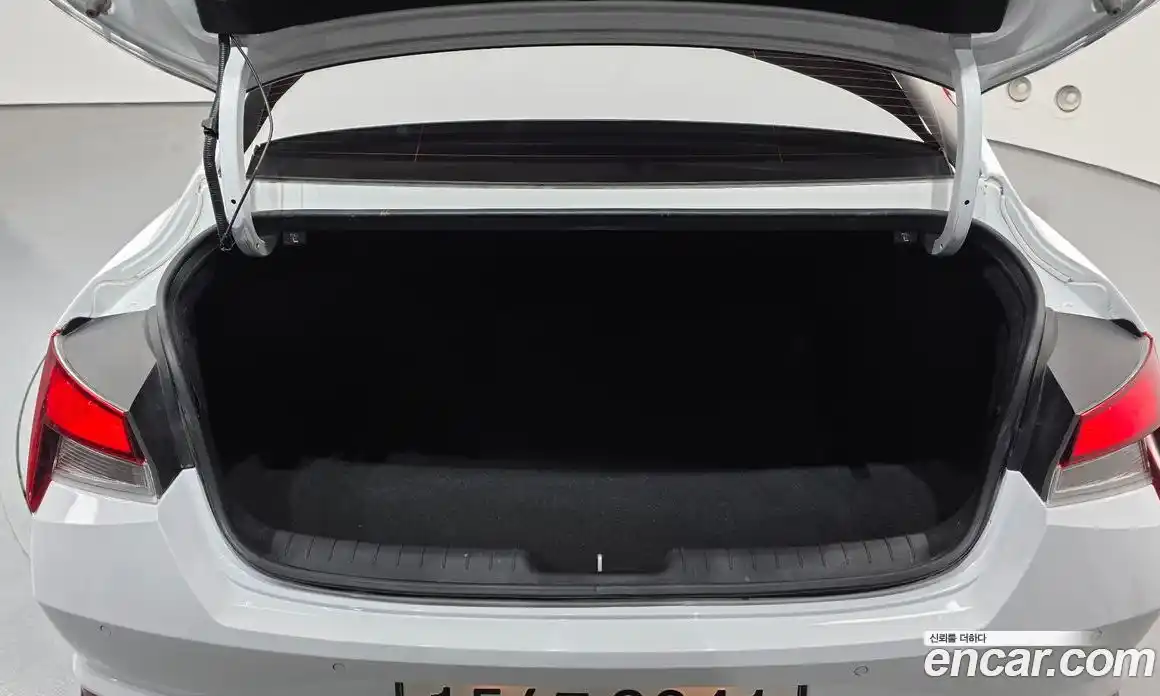 Hyundai Avante 2023 1.6 Автомат в Москве № 111484, фото 20