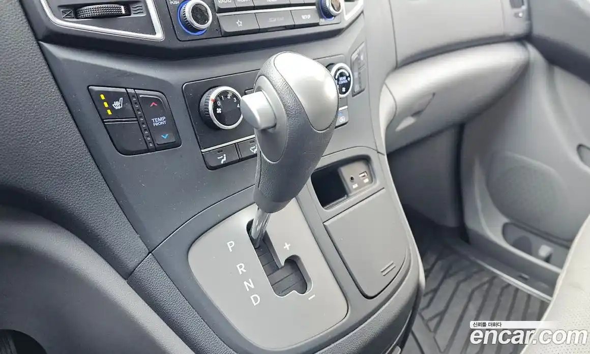 Hyundai Starex 2018 2.5 Автомат в Москве № 111718, фото 11