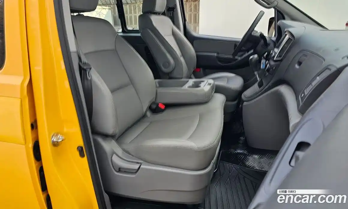 Hyundai Starex 2018 2.5 Автомат в Москве № 111718, фото 10