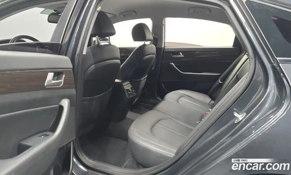 Hyundai Sonata 2018 2.0 Автомат в Москве № 111928, фото 17