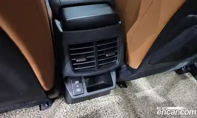 Kia Seltos 2023 1.6 Автомат в Москве № 115759, миниатюра 3