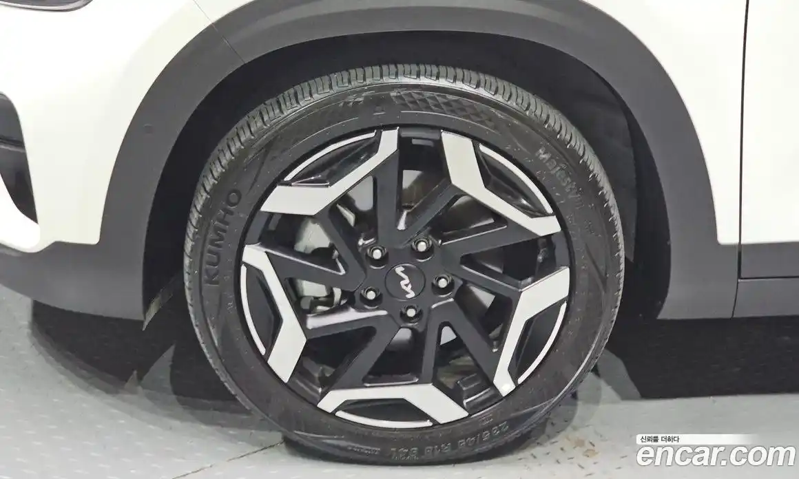 Kia Seltos 2023 1.6 Автомат в Москве № 115759, фото 4