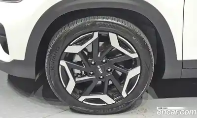 Kia Seltos 2023 1.6 Автомат в Москве № 115759, миниатюра 4