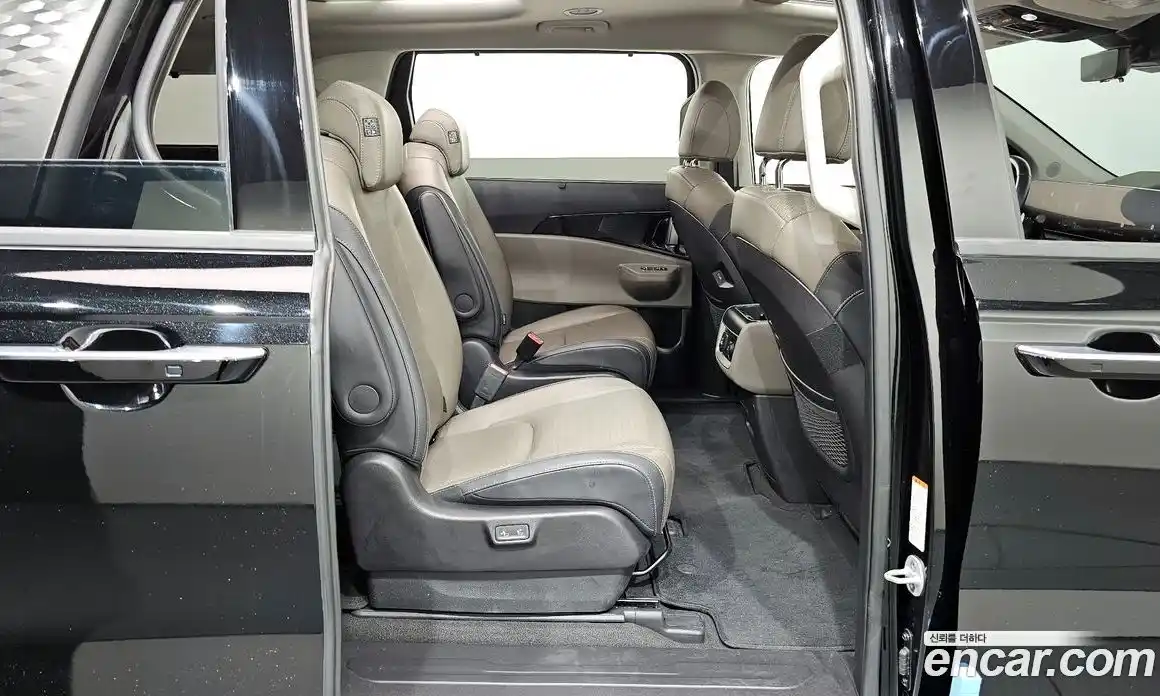 Kia Canival 2025 2.2 Автомат в Москве № 120054, фото 12