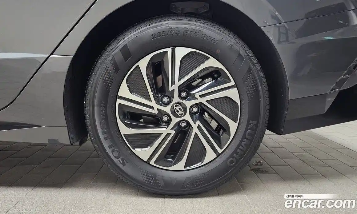 Hyundai Sonata 2024 2.0 Автомат в Москве № 130609, фото 3