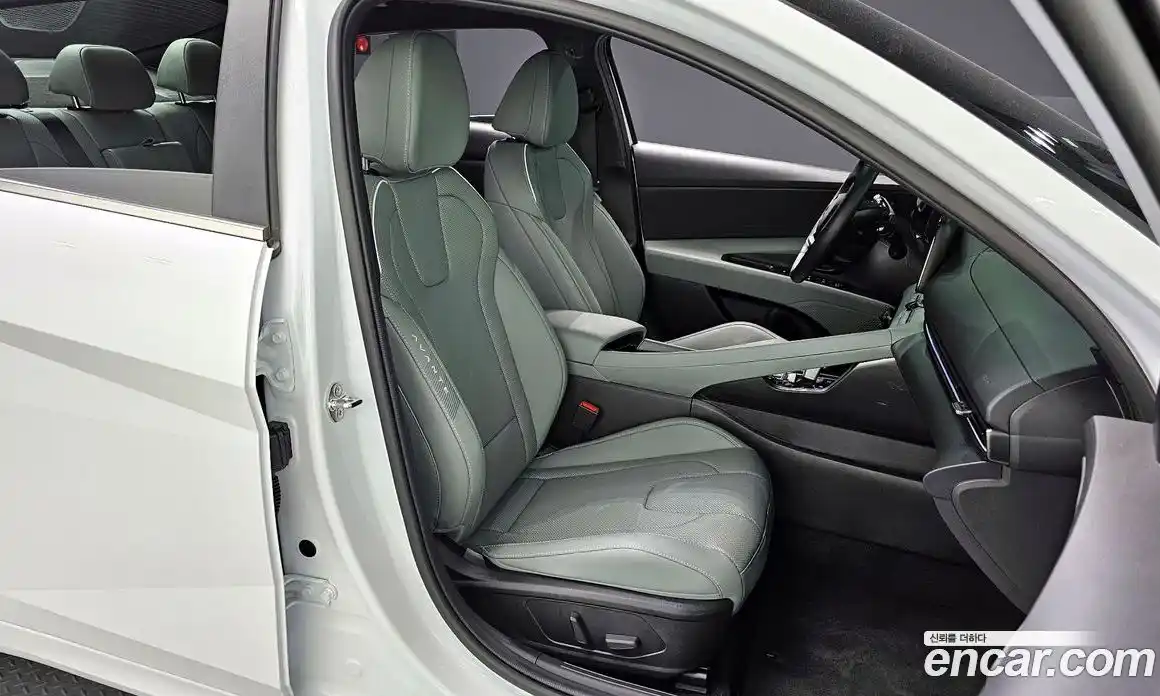 Hyundai Avante 2024 1.6 Автомат в Москве № 130760, фото 11