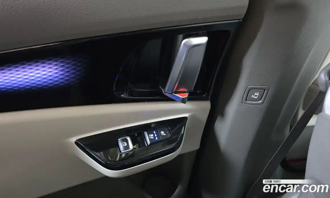 Kia Canival 2023 3.5 Автомат в Москве № 133191, фото 4